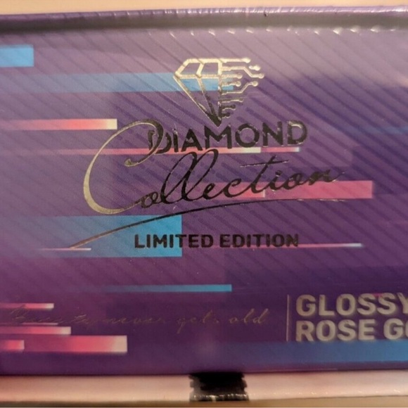 ROYALE Diamond Collection Rose Gold Hair Brush - Picture 3 of 3